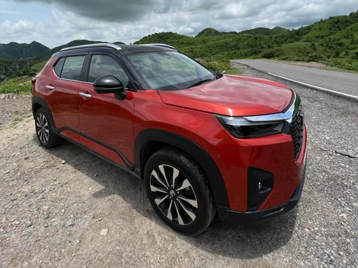 If we talk about dimensions then the Elevate measures in 4,312mm in length along with a width of 1,790mm while it has a wheelbase of 2,650mm. (Source: Somnath Chatterjee)