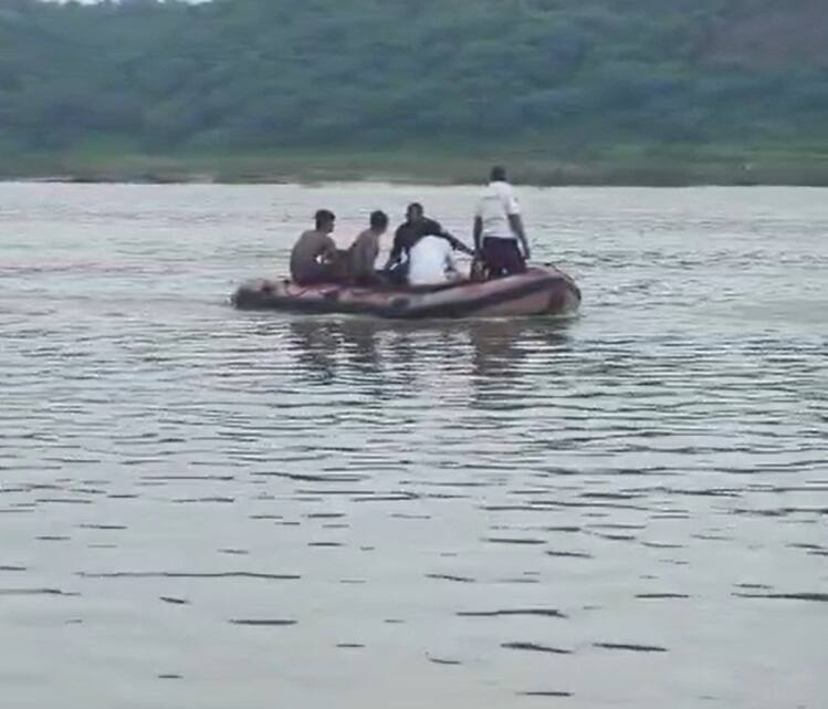3 young men drowned in the river at the time of Dashama dissolution Vadodara News:  દશામાના વિસર્જન સમયે એક સાથે 3 યુવક નદીમાં ડૂબ્યાં, ખુશીનો પ્રસંગ માતમમાં ફેરવાયો
