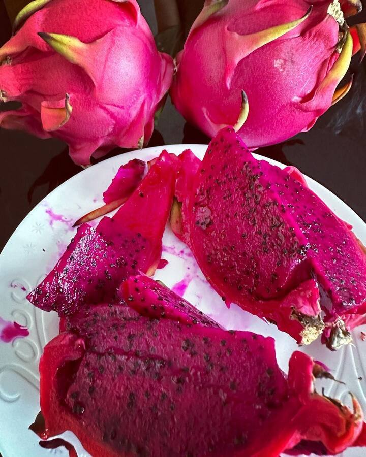 ड्रैगन फ्रूट में विटामिन सी की मात्रा होती है जो आपके इम्यूनिटी को बढ़ाने में मदद कर सकती है. इसके सेवन से मौसमी बीमारियों से बचाव होगा. सर्दी जुखाम जैसी समस्याएं भी नहीं होगी.