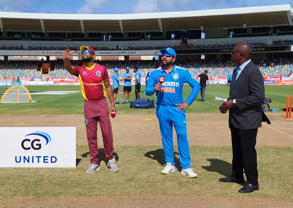 IND Vs WI 1st ODI Live Updates Team India have won the toss and elect to bowl first in the 1st ODI IND vs WI : भारताची प्रथम गोलंदाजी, चहल-संजू बाकावरच, पाहा दोन्ही संघाची प्लेईंग 11