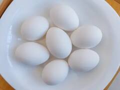 Egg Pizza Recipe: பீட்சா பேஸ், ஓவன் இல்லாமல் பீட்சா செய்வது எப்படி? வாங்க பார்க்கலாம்!