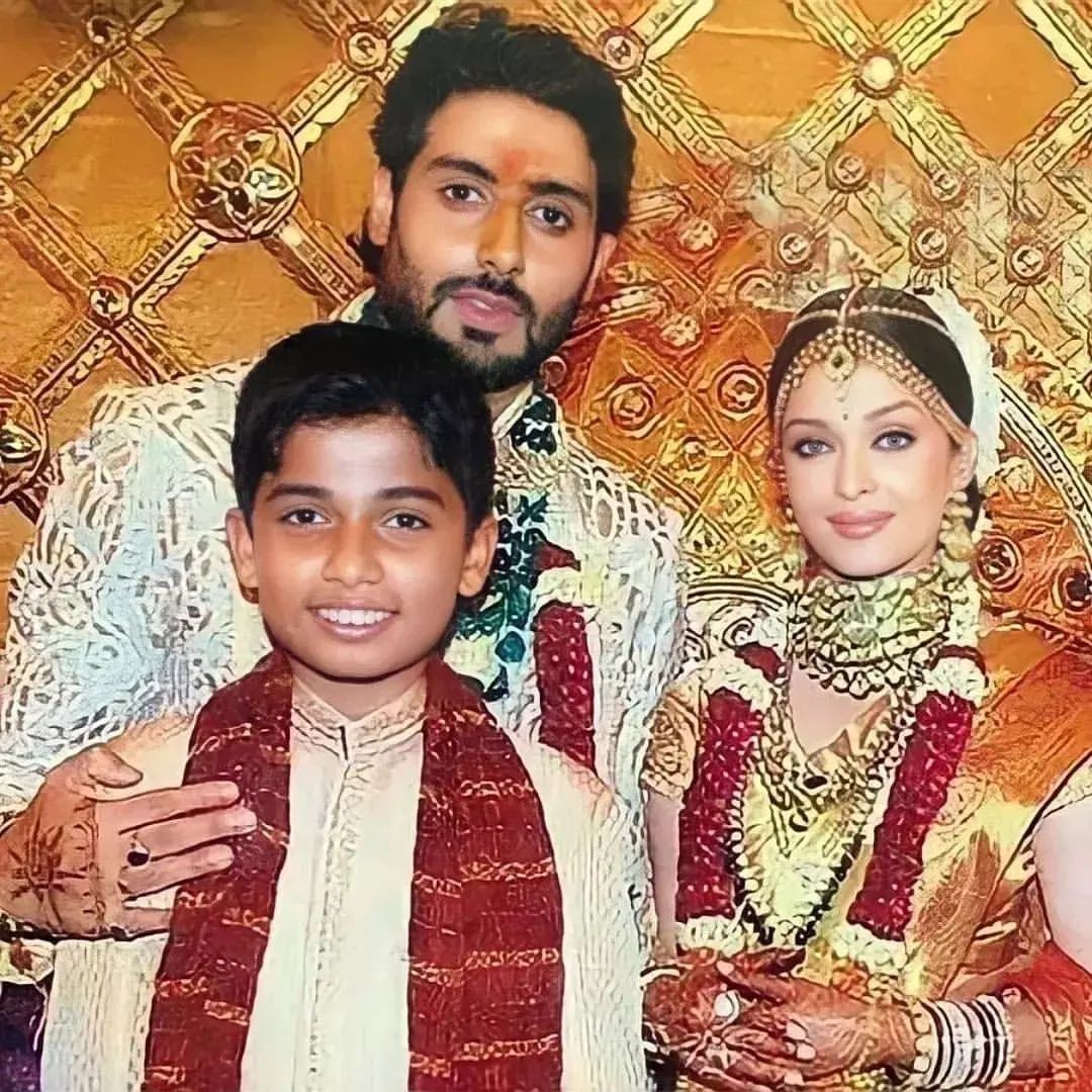 Aishwarya Rai Bachchans Glamorous Bright Ethnic Outfits Perfect For Indian  Weddings
