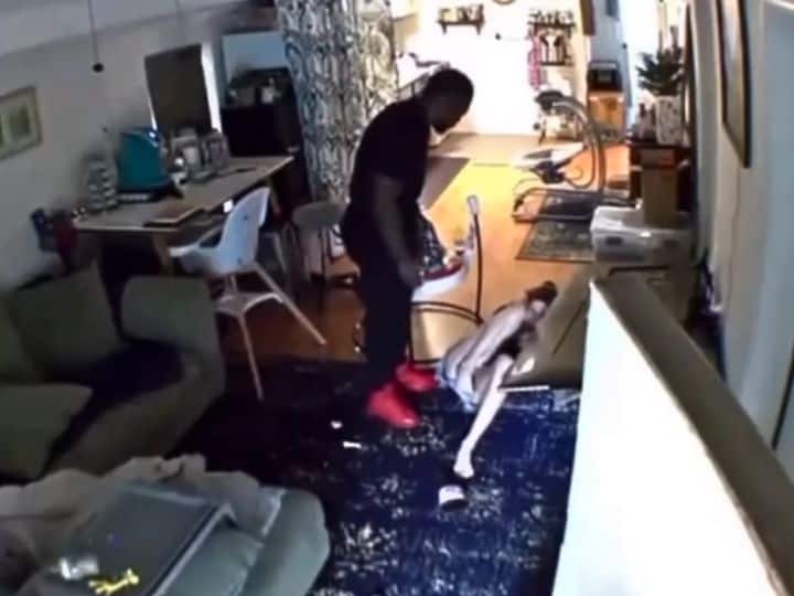 Husband Psychically Abused His Wife Creepy CCTV Video Viral खौफनाक! गर्लफ्रेंड को पटक-पटककर पीटता नजर आया 'जल्लाद' ब्वॉयफ्रेंड, सामने आया डरावना Video