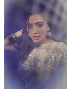 BRO Kethika Sharma: శారీ కట్టి రకరకాల ఫోజులిచ్చిన 'బ్రో' బ్యూటీ కేతిక