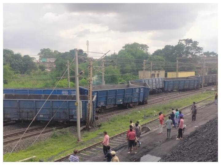 A big train accident has happened in Janjgir Champa of Chhattisgarh, More than 8 coaches of goods train derailed ann Chhattisgarh train accident: छत्तीसगढ़ में एक बार फिर बड़ा रेल हादसा, मालगाड़ी की 8 बोगी पटरी से उतरी, पढ़ें पूरी डीटेल