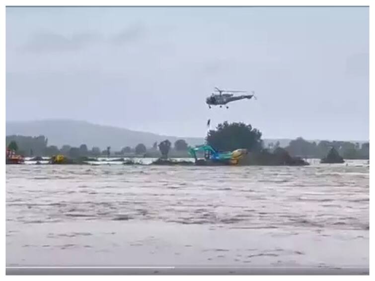 2 IAF Choppers Rescue 6 People Stranded In Flood-Hit Nainpaka Village In Telangana — WATCH 2 IAF Choppers Rescue 6 People Stranded In Flood-Hit Nainpaka Village In Telangana — WATCH