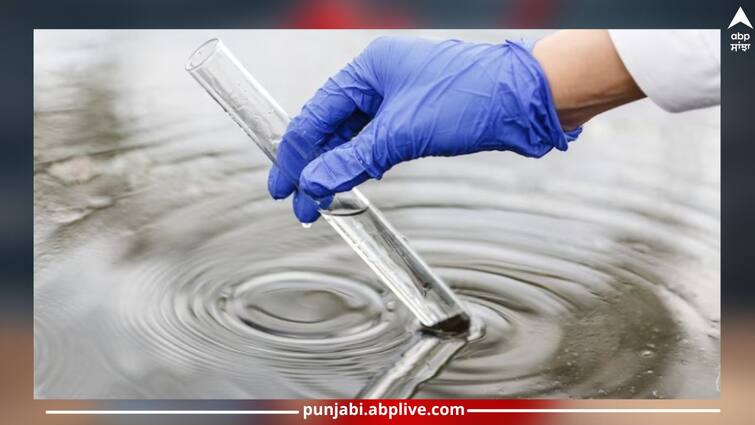 Contaminated water is deadly in flood and rain, do not drink it by mistake, take these precautions Water Contamination and Diseases: ਹੜ੍ਹਾਂ ਅਤੇ ਬਾਰਸ਼ਾਂ 'ਚ ਦੂਸ਼ਿਤ ਪਾਣੀ ਸਿਹਤ ਲਈ ਹੁੰਦਾ ਘਾਤਕ, ਗਲਤੀ ਨਾਲ ਵੀ ਨਾ ਪੀਓ, ਵਰਤੋਂ ਇਹ ਖਾਸ ਸਾਵਧਾਨੀਆਂ