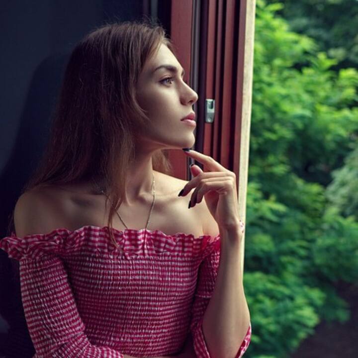 চিকিৎসার পরিভাষায়, বিষয়টিকে 'ব্রেন ফগ' বলা হয়। যখন- বিভ্রান্তি, কোনও বিষয়ে স্বচ্ছতার অভাব, মনে রাখা বা মন বসাতে সমস্যা হয়- তখন সংশ্লিষ্ট ব্যক্তিকে 'ব্রেন ফগের' শিকার বলা হয়।