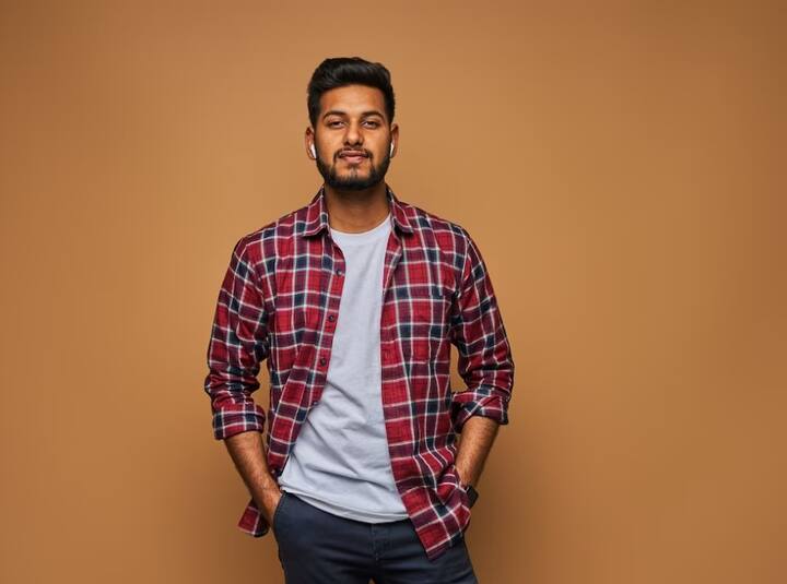 सुंदर आणि स्मार्ट दिसणं हे महिलांसह पुरुषांना देखील आवडतं. आता काळ बदलला आहे. पुरुषांनीही स्वत:ची काळजी घेऊन स्मार्ट दिसण्याची गरज आहे.