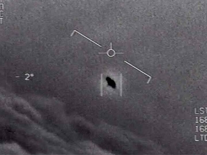 Former intelligence officer says US possesses UFOs and non-human biologics know all details అమెరికా వద్ద UFOలు ఉన్నాయి, ఏలియన్ డెడ్‌బాడీస్‌నీ దాచి పెట్టారు - మాజీ నిఘా అధికారి సంచలన వ్యాఖ్య