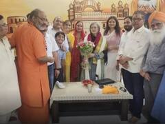 हरिद्वार पहुंचीं बलूचिस्तान की निर्वासित सरकार की प्रधानमंत्री नायला कादरी, पूजा कर की आजादी की कामना