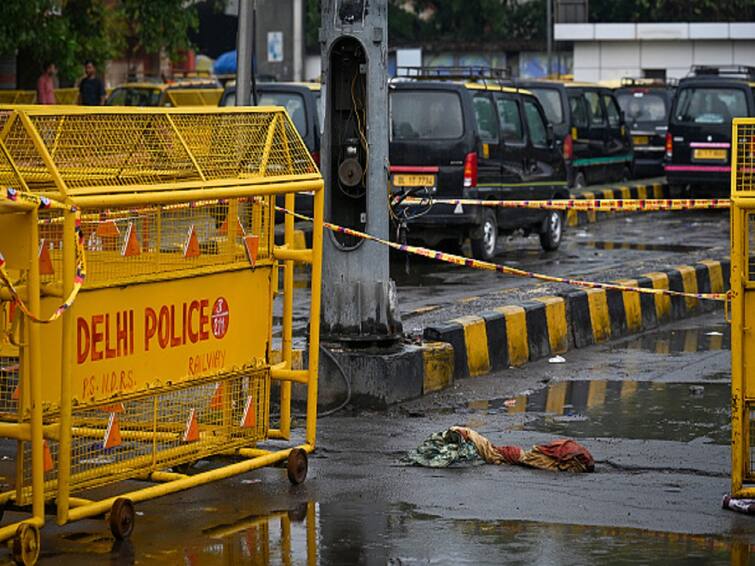 Delhi University Student Beaten to Death with Iron Rod by Cousin for Rejecting Marriage Proposal Top Points DU Student Bludgeoned To Death By Cousin For Rejecting Marriage Proposal. Top Points