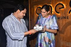 Kubbra Sait के बर्थडे बैश में हाथों में हाथ डालकर पहुंचे लवबर्ड करण-तेजस्वी, बर्थडे गर्ल के साथ काटा केक