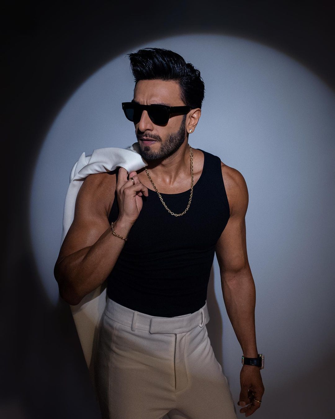 Ranveer Singh Treats Fans With His Classy 'Suit' Look - SEE PICS
