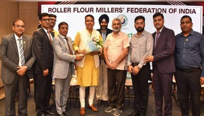 Aman Arora and  Lal Chand Kataruchak assured to support the demands of the roller flour miller industry ਪੰਜਾਬ ਸਰਕਾਰ ਵਿਕਾਸ ਦੀ ਗਤੀ ਨੂੰ ਤੇਜ਼ ਕਰਨ ਲਈ ਸੂਬੇ ਵਿੱਚ ਉਦਯੋਗ ਨੂੰ ਹੁਲਾਰਾ ਦੇਣ ਲਈ ਪੂਰੀ ਤਰ੍ਹਾਂ ਵਚਨਬੱਧ : ਕਟਾਰੂਚੱਕ