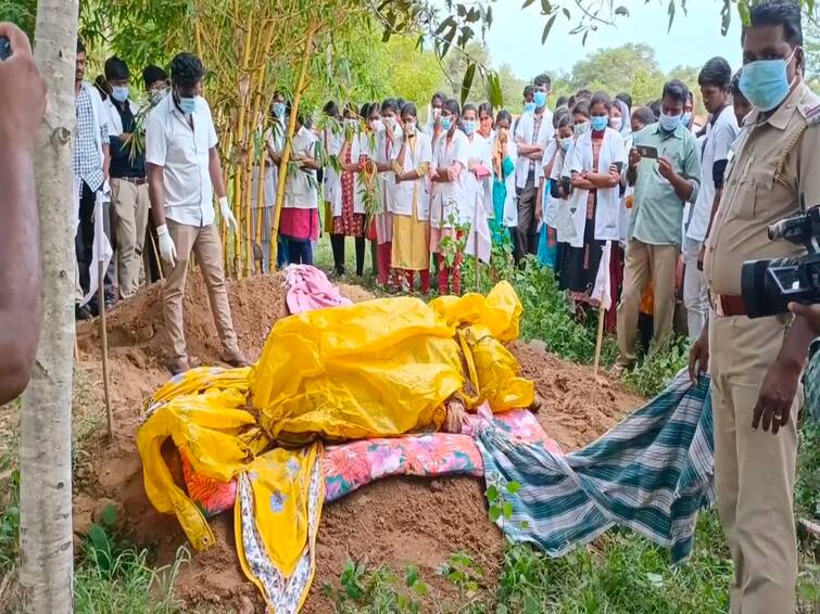 Crime  Body of mysteriously dead UK woman exhumed and post mortem in Thiruvannamalai TNN சாத்தனூர் அருகே மர்மமான முறையில் இறந்த இங்கிலாந்து பெண்; உடல் தோண்டி பிரேத பரிசோதனை