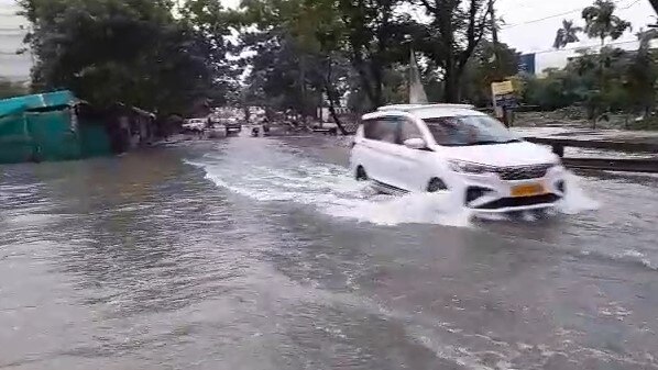 Navsari Rain: 24 કલાકમાં નવસારી શહેરમાં  11 ઈંચ વરસાદ ખાબકતા જળબંબાકારની સ્થિતિ