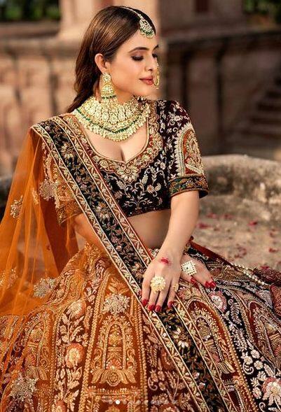 ਅਦਾਕਾਰਾ ਨੇਹਾ ਮਲਿਕ ਨੇ ਲੇਟੈਸਟ ਫੋਟੋਸ਼ੂਟ ਦੀਆਂ ਕੁਝ ਬਿਹਤਰੀਨ ਤਸਵੀਰਾਂ ਸ਼ੇਅਰ ਕੀਤੀਆਂ ਹਨ। ਇਨ੍ਹਾਂ ਤਸਵੀਰਾਂ 'ਚ ਅਦਾਕਾਰਾ ਦਾ ਬ੍ਰਾਈਡਲ ਲੁੱਕ ਸਾਰਿਆਂ ਨੂੰ ਆਕਰਸ਼ਿਤ ਕਰ ਰਿਹਾ ਹੈ।