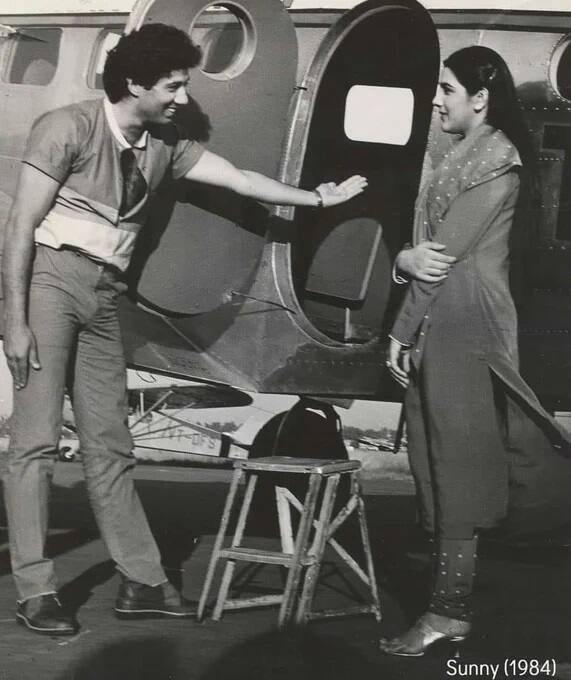 दरअसल जब अमृता सिंह ने सनी देओल के साथ काम किया था तो शूटिंग के दौरान दोनों काफी करीब आ गए थे. लेकिन जब एक्ट्रेस को ये पता चला कि सनी पहले से ही शादीशुदा हैं, तो उन्होंने एक्टर से दूरी बना ली.