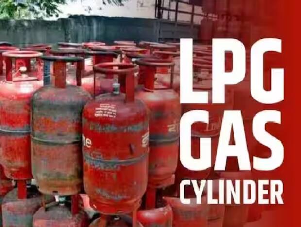 ਅਗਸਤ ਮਹੀਨੇ ਦੀ ਸ਼ੁਰੂਆਤ ਦੇ ਨਾਲ ਹੀ ਐਲਪੀਜੀ ਸਿਲੰਡਰ ਦੀ ਕੀਮਤ ਵਿੱਚ ਬਦਲਾਅ ਹੋ ਸਕਦਾ ਹੈ। ਤੇਲ ਕੰਪਨੀਆਂ ਆਮ ਤੌਰ 'ਤੇ ਪਹਿਲੀ ਅਤੇ 16 ਤਰੀਕ ਨੂੰ ਐਲਪੀਜੀ ਦੀ ਕੀਮਤ ਬਦਲ ਸਕਦੀਆਂ ਹਨ। ਇਸ ਦੇ ਨਾਲ ਹੀ ਸੀਐਨਜੀ ਅਤੇ ਪੀਐਨਜੀ ਦੀ ਕੀਮਤ ਵਿੱਚ ਵੀ ਬਦਲਾਅ ਹੋ ਸਕਦਾ ਹੈ।