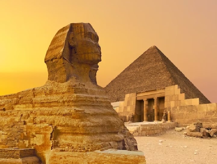 Egypt Tour Package : IRCTC कडून देश आणि परदेशात अनेक प्रकारचे टूर आयोजित करण्यात येतात. आयआरसीटीसीच्या इजिप्त स्पेशल टूर पॅकेजबद्दल माहिती जाणून घ्या.