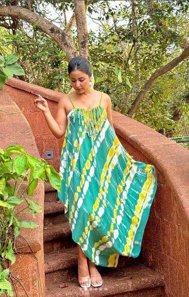 ਸਾਵਣ ਦੇ ਮਹੀਨੇ 'ਚ ਹਿਨਾ ਖਾਨ ਨੇ 'ਗ੍ਰੀਨ ਲੁੱਕ' 'ਚ ਆਪਣੀਆਂ ਤਸਵੀਰਾਂ ਸੋਸ਼ਲ ਮੀਡੀਆ 'ਤੇ ਪੋਸਟ ਕੀਤੀਆਂ ਹਨ। ਇਨ੍ਹਾਂ ਤਸਵੀਰਾਂ 'ਚ ਉਸ ਦਾ ਸਮਰ ਫਰੈਂਡਲੀ ਲੁੱਕ ਨਜ਼ਰ ਆ ਰਿਹਾ ਹੈ। ਅਦਾਕਾਰਾ ਦਾ ਇਹ ਅੰਦਾਜ਼ ਪ੍ਰਸ਼ੰਸਕਾਂ ਨੂੰ ਆਕਰਸ਼ਿਤ ਕਰ ਰਿਹਾ ਹੈ।