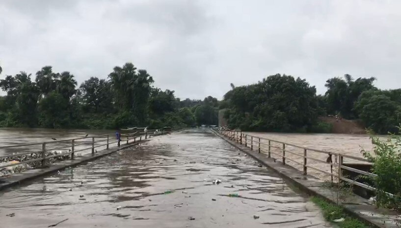 Gujarat Rain: બારડોલીની મીંઢોળા નદીનું જોવા મળ્યું રૌદ્ર સ્વરૂપ, 100થી વધુ ઘરોમાં ઘૂસ્યા પાણી