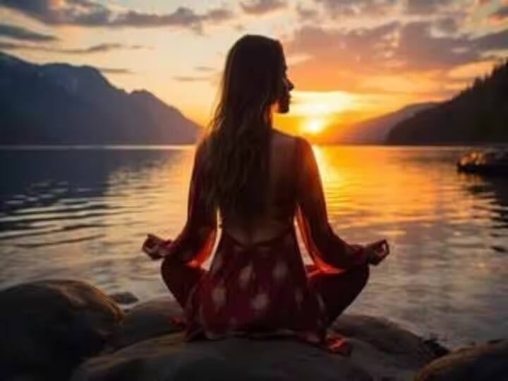 fitness-tips-what-is-chocolate-meditation-know-its-benefits marathi news Health Tips : तणावापासून दूर राहायचं असेल तर चॉकलेट मेडिटेशन करा; विज्ञानातही सांगितले आहेत याचे फायदे