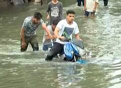 Rain:  નવસારીમાં આભ ફાટ્યું, ફક્ત છ કલાકમાં 11 ઇંચ વરસાદ ખાબક્યો, અનેક વિસ્તારો જળબંબાકાર
