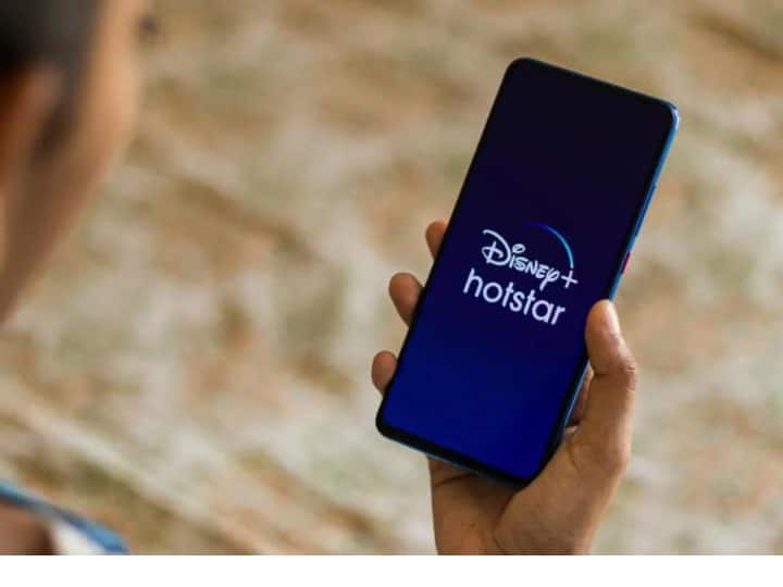Disney Plus Hotstar after Netflix may soon impose password sharing limit in India Disney Plus Hotstar में भी जल्द पासवर्ड शेयरिंग पर लगने वाली है लिमिट, सिर्फ इतने लोग एक अकाउंट को चला पाएंगे 