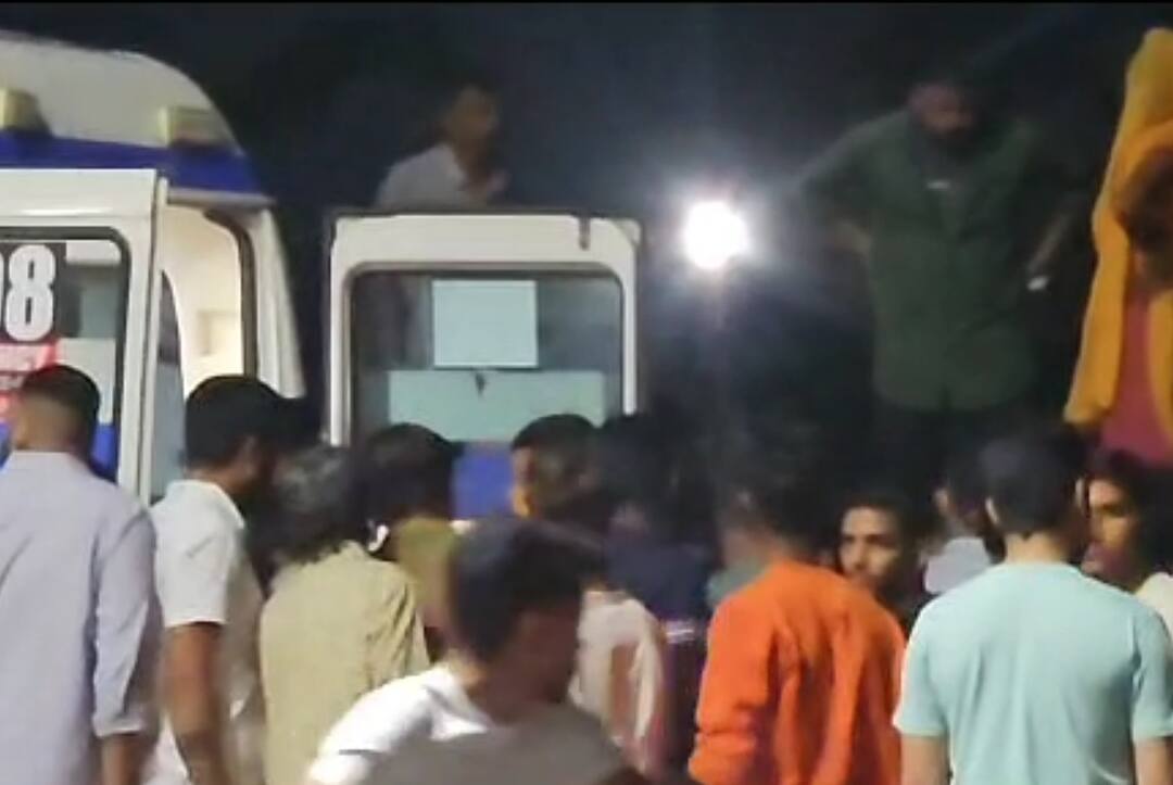 Crime: Mentally Unstable man killed beggar with knife in dahod city, police fir filed Crime: મોબાઇલ બાબતે બોલાચાલી થતાં મંદ બુદ્ધિ યુવકે ભિક્ષકેને મારી દીધા ચપ્પૂના ઘા, ઘટના સ્થળે મોત