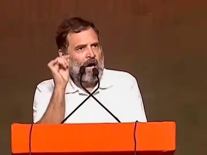 सर्वेक्षणात पीएम मोदींनंतर काँग्रेसचे माजी अध्यक्ष राहुल गांधी यांच्या नावाला लोकांची पसंती असल्याचं समोर आलं आहे. यामध्ये 20 टक्के लोकांनी राहुल गांधी पंतप्रधानपदाची पसंती दिल्याचा दावा केला आहे.