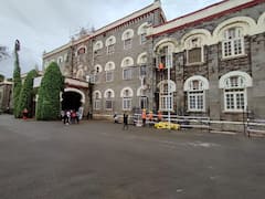 Pune News : मोदींच्या कार्यक्रमासाठी तयारी जोरात; पुण्यातील स. प. महाविद्यालयाच्या मैदानात तयारीला वेग