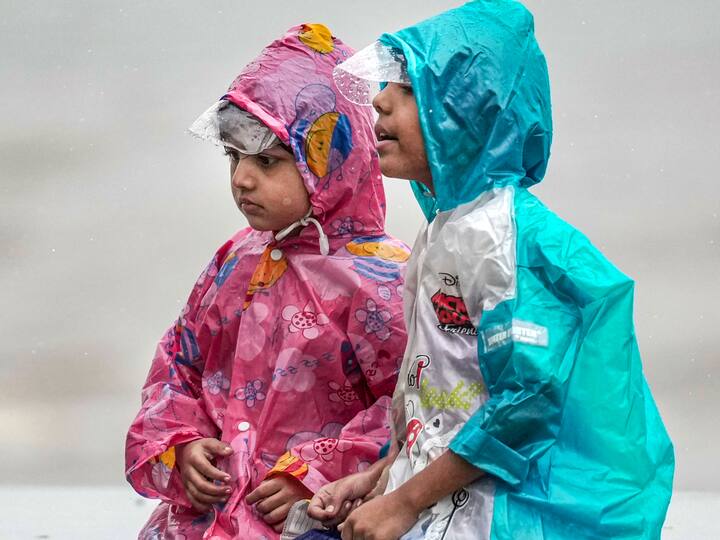 The IMD has issued a yellow alert for Mumbai, predicting heavy to very heavy rainfall in the city and suburbs with the possibility of extremely heavy rainfall at isolated places. (Image Source: PTI)