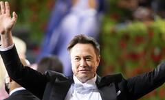Elon Musk: তিন-তিনবার আবেদন, দু’বার বিবাহবিচ্ছেদ, ট্যুইটার কেনার নেপথ্যেও নাকি হাত সুন্দরীর! প্রাক্তন স্ত্রীকে বাগদানের শুভেচ্ছা জানালেন মাস্ক