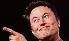 Elon Musk: তিন-তিনবার আবেদন, দু’বার বিবাহবিচ্ছেদ, ট্যুইটার কেনার নেপথ্যেও নাকি হাত সুন্দরীর! প্রাক্তন স্ত্রীকে বাগদানের শুভেচ্ছা জানালেন মাস্ক