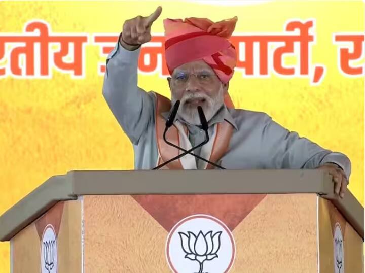 ਸਰਵੇਖਣ ਵਿੱਚ ਸਵਾਲ ਪੁੱਛਿਆ ਗਿਆ ਸੀ ਕਿ ਪ੍ਰਧਾਨ ਮੰਤਰੀ ਦੀ ਪਹਿਲੀ ਪਸੰਦ ਕੌਣ ਹੈ? ਇਸ 'ਤੇ ਜ਼ਿਆਦਾਤਰ ਲੋਕਾਂ ਨੇ ਮੌਜੂਦਾ ਪੀਐੱਮ ਨਰਿੰਦਰ ਮੋਦੀ ਦਾ ਨਾਂ ਲਿਆ। ਸਰਵੇ ਮੁਤਾਬਕ 63 ਫੀਸਦੀ ਲੋਕਾਂ ਨੇ ਪੀਐਮ ਮੋਦੀ ਨੂੰ ਪਹਿਲੀ ਪਸੰਦ ਦੱਸਿਆ।