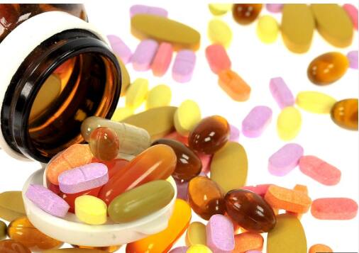 ਖ਼ਾਲੀ ਪੇਟ ਮਲਟੀਵਿਟਾਮਿਨ ਖਾਣ ਦੇ ਨੁਕਸਾਨ :  ਪੇਟ ਖਰਾਬ ਹੋਣਾ ਤੇ ਉਲਟੀ ਆਉਣਾ : ਬਿਨਾਂ ਕੁੱਝ ਖ਼ਾਂਦੇ ਮਲਟੀਵਿਟਾਮਿਨ ਖਾਣ ਨਾਲ ਪੇਟ ਖਰਾਬ ਹੋਣ ਤੇ ਉਲਟੀ ਆਉਣ ਦੀ ਸਮੱਸਿਆ ਦਾ ਸਾਹਮਣਾ ਕਰਨਾ ਪੈ ਸਕਦਾ ਹੈ।