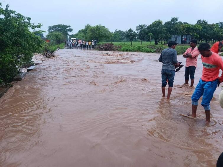 Hingoli Rain Update Hingoli district recorded 412 mm rainfall Maharashtra Marathi News हिंगोली जिल्ह्यात आतापर्यंत सरासरी 412 मिमी पावसाची नोंद; शेकडो हेक्टरला नुकसानीचा फटका