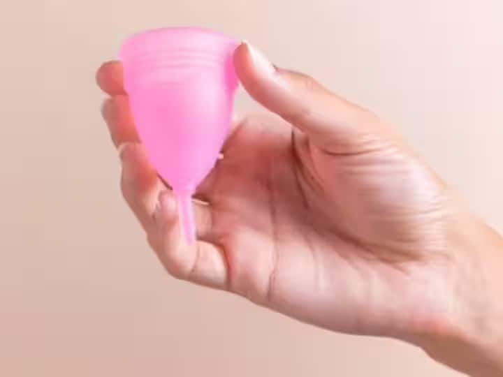 Using menstrual cups during periods is beneficial due to these reasons Women Health: પિરિયડ્સ દરમિયાન મેન્સ્ટ્રુઅલ કપનો ઉપયોગ પેડ કરતા આ કારણે ફાયદાકારક- સ્ટડી