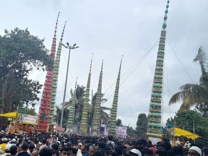 . या सोहळ्याचे वैशिष्ट्य म्हणजे दीडशे ते दोनशे फुट असणारे गगनचुंबी ताबूत अर्थात डोले.