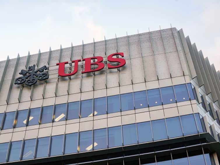 UBS-Credit Suisse Merger: Hundreds Of Investment Bankers To Be Laid Off, Says Report