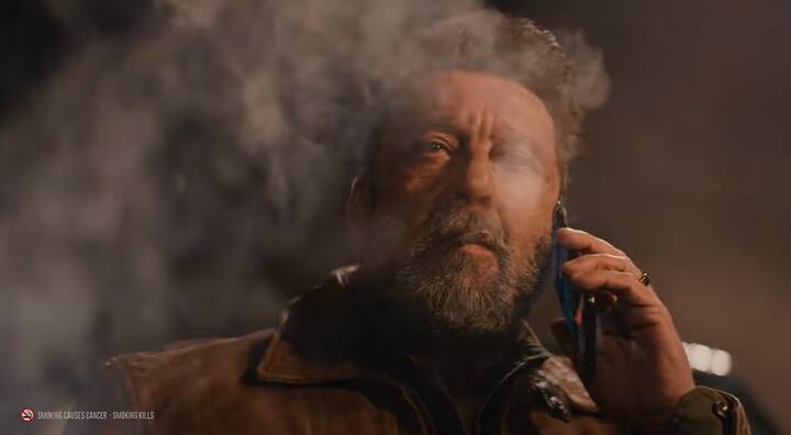 மேலும் இந்த வீடியோவின் தொடக்கத்தில் கழுகின் சத்தம் கெட்டதும் மயிர்க்கூச்செறிகின்றது. பின் தேவலாயத்திற்குள் நுழைந்த அனுபவத்தை அந்த பின்னணி இசை தருகிறது. உற்று கவனிக்கும் போது காஷ்மீரி-லடாக் வட்டாரத்தில் பயன்படுத்தும் வார்த்தைகளை உச்சரிப்பது போல் தெரிகிறது. இப்படத்தின் சில காட்சிகள் காஷ்மீரில் படமாக்கபட்டதால், வரிகள் அவ்வாறு அமைக்கப்பட்டிருக்கலாம் என யூகிக்கப்படுகிறது.