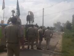 अमरोहा में हाईटेंशन लाइन की चपेट में आया ताजिया, दो दर्जन से अधिक लोग झुलसे