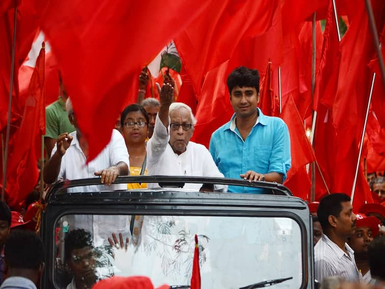 Former West Bengal CM Buddhadeb Bhattacharjee Admitted to Hospital with Respiratory Infection and Type II Respiratory Failure Former West Bengal CM Buddhadeb Bhattacharjee Hospitalised In Kolkata With Type Il Respiratory Failure