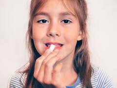 क्या होगा अगर गलती से निगल ली जाए 'च्यूइंगम'? एक्सपर्ट से जानें