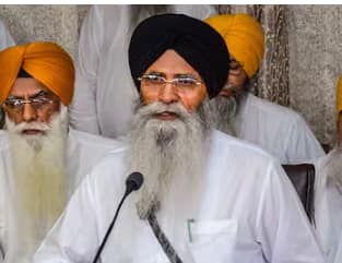 'Unfortunate policy of NYPD,' says SGPC president on New York police barring Sikh youth from growing beard Harjinder singh dhami: 'NYPD ਦੀ ਇਹ ਮੰਦਭਾਗੀ ਨੀਤੀ,' ਨਿਊਯਾਰਕ ਪੁਲਿਸ ਵਲੋਂ ਸਿੱਖ ਨੌਜਵਾਨ ਨੂੰ ਦਾੜ੍ਹੀ ਵਧਾਉਣ ਤੋਂ ਰੋਕਣ 'ਤੇ SGPC ਪ੍ਰਧਾਨ ਨੇ ਕਹੀ ਇਹ ਗੱਲ