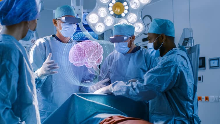 Complicated Brain Surgery In Nagpur With The Help Of Awake Craniotomy Know In Detail News Marathi Nagpur : नागपुरातील डॉक्टरांची कमाल! रुग्णांना शुद्धीवर ठेवून केली गुंतागुंतीची मेंदूवरील शस्त्रक्रिया