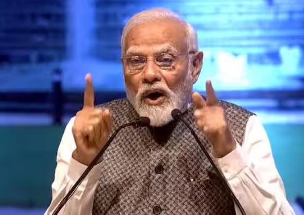 ਪੀਐਮ ਮੋਦੀ ਨੇ ਆਲ ਇੰਡੀਆ ਐਜੂਕੇਸ਼ਨ ਕਾਨਫਰੰਸ ਦੇ ਉਦਘਾਟਨੀ ਪ੍ਰੋਗਰਾਮ ਦੌਰਾਨ ਕਿਹਾ ਕਿ ਨਵੀਂ ਰਾਸ਼ਟਰੀ ਸਿੱਖਿਆ ਨੀਤੀ (ਐਨ.ਈ.ਪੀ.) ਰਾਹੀਂ ਦੇਸ਼ ਦੀ ਹਰ ਭਾਸ਼ਾ ਨੂੰ ਬਣਦਾ ਸਨਮਾਨ ਅਤੇ ਸਿਹਰਾ ਦਿੱਤਾ ਜਾਵੇਗਾ ਅਤੇ ਜਿਹੜੇ ਲੋਕ ਆਪਣੇ ਸਵਾਰਥ ਲਈ ਭਾਸ਼ਾ ਦਾ ਰਾਜਨੀਤੀਕਰਨ ਕਰਨ ਦੀ ਕੋਸ਼ਿਸ਼ ਕਰਦੇ ਹਨ, ਉਨ੍ਹਾਂ ਨੂੰ ਆਪਣੀਆਂ ਦੁਕਾਨਾਂ ਬੰਦ ਕਰਨੀਆਂ ਹੋਣਗੀਆਂ।