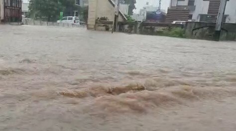 Banaskantha Rain: બનાસકાંઠા જિલ્લામાં મેઘમહેર, ડીસા, દાંતા, પાલનપુરના ગ્રામ્ય વિસ્તારોમાં ધોધમાર વરસાદ